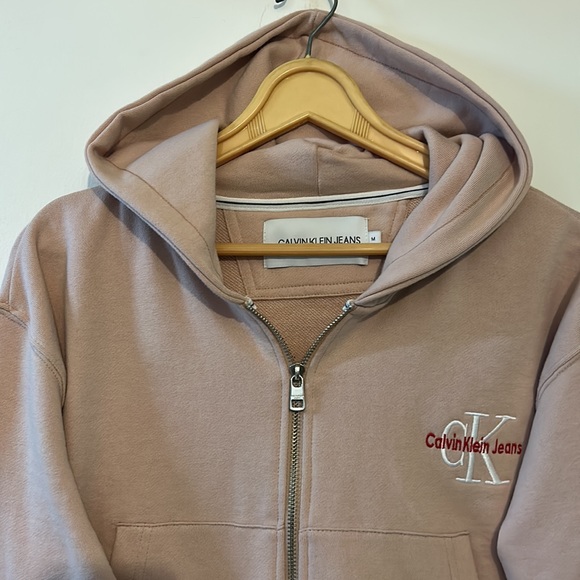 CALVIN KLEIN NUDE PINK ZIPPER HOODIE WITH CANGAROO POCKETS - Picture 3 of 11